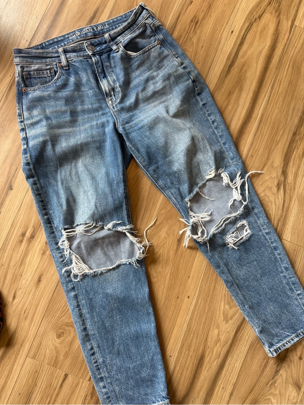 Distressed Light Blue Denim Jeans - Ripped Knee Detail Size 4 short
